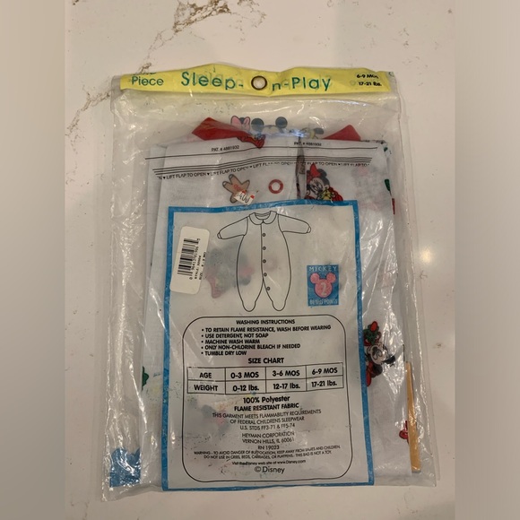 Disney Babies 6-9 Month Sleep n Play One Piece NEW Mickie Minnie Mouse Christmas - Picture 6 of 6